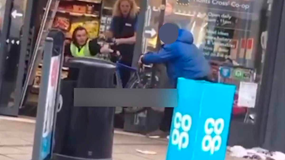 Supermarket Policy Sparks Controversy: Staff Risk Termination for Confronting Shoplifters